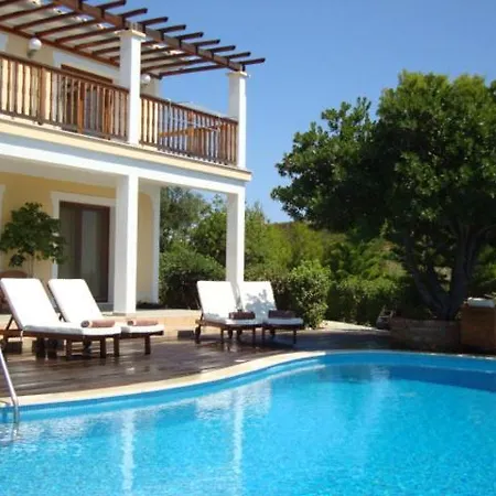 Jasmine Villas, * İskados