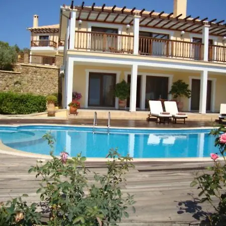 Jasmine Villas, * İskados
